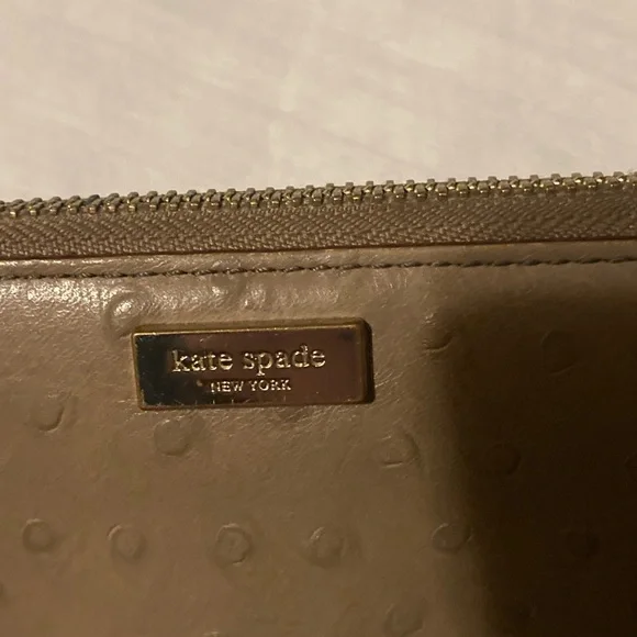 Kate Spade Embossed Wallet EUC - Picture 7 of 16